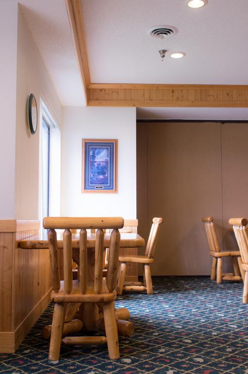 White Oak Inn And Suites Deer River Экстерьер фото
